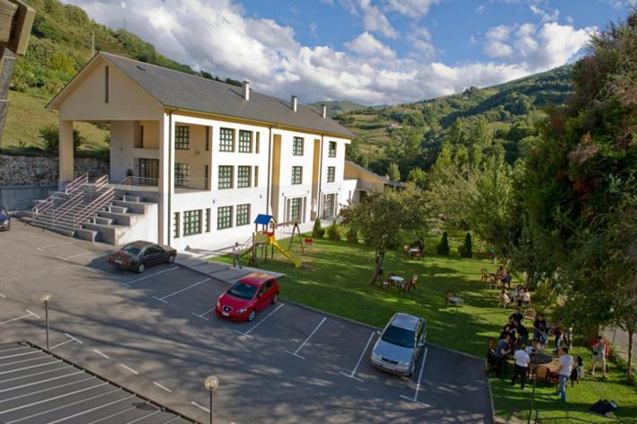 Hotel Restaurante La Casilla Cangas De Narcea Exterior foto