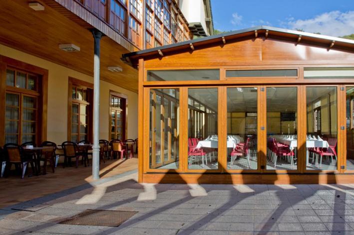 Hotel Restaurante La Casilla Cangas De Narcea Exterior foto